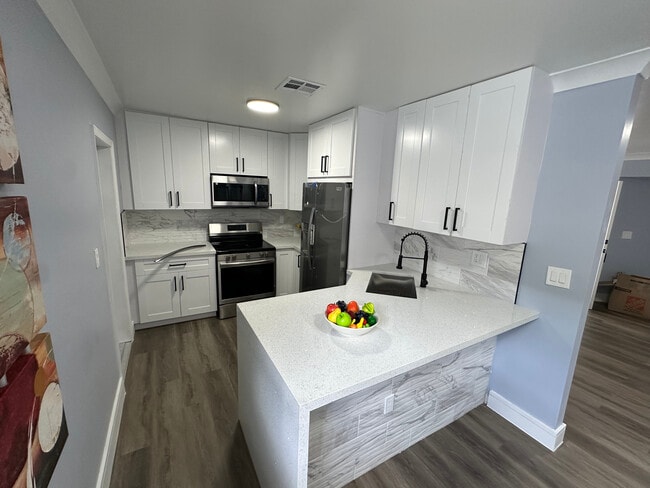 Photo - 814 SW 12th Pl