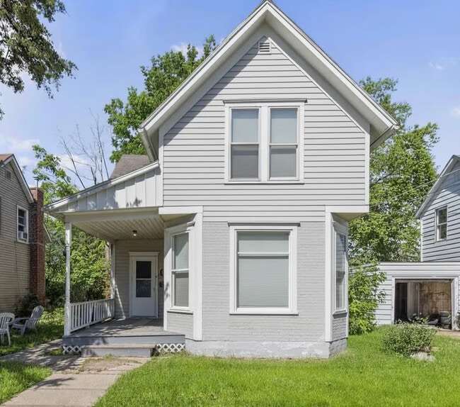 Building Photo - 816 S James Ave