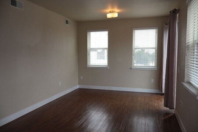 Photo - Modern Condo Near Old Town Charm + $200 Mo...