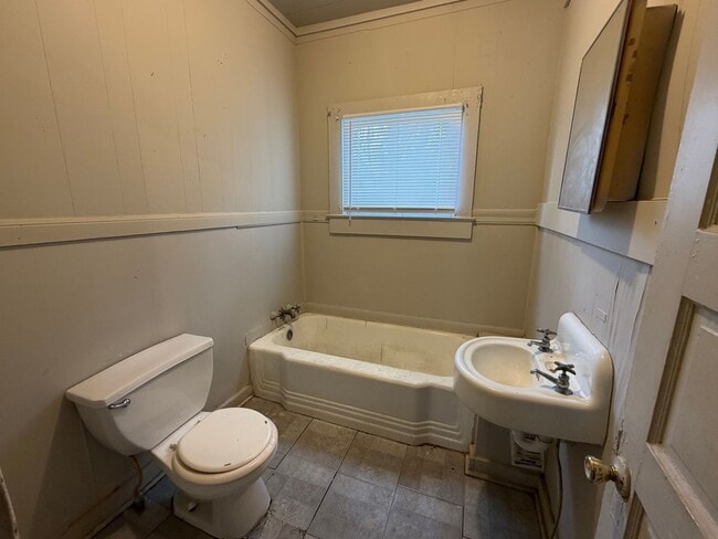 Photo - 1 Bed, 1 Bath Home Available in Lafayette!