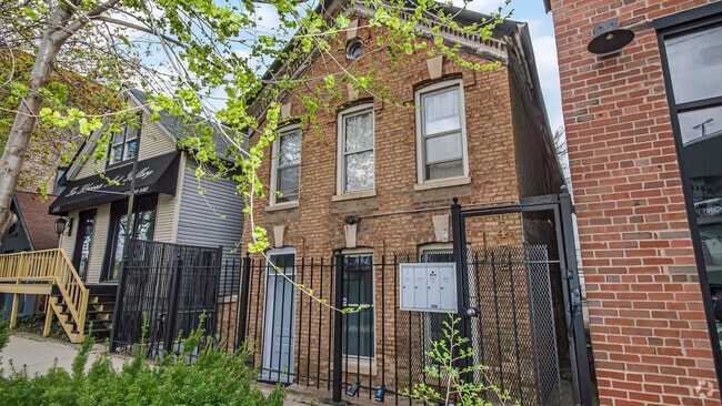 Building Photo - 1472 W Webster Ave Unit 2F Rental