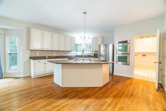 Photo - 570 Castle Ridge Dr