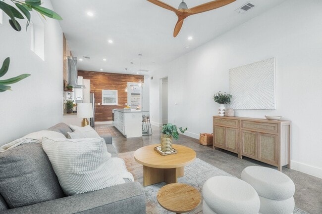 Photo - 1218 Eleanor St