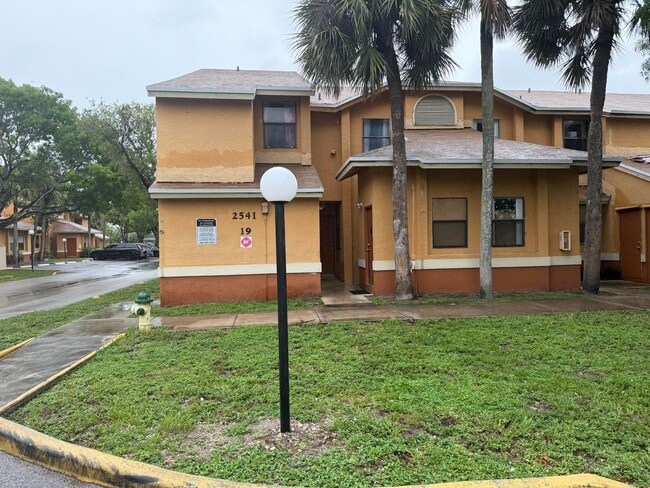 Building Photo - 2541 NW 56th Ave Unit 1-19 Rental