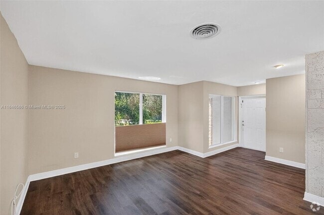 Building Photo - 1800 NE 114th St Rental