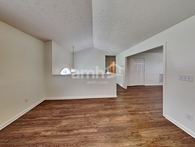 Photo - 136 River Walk