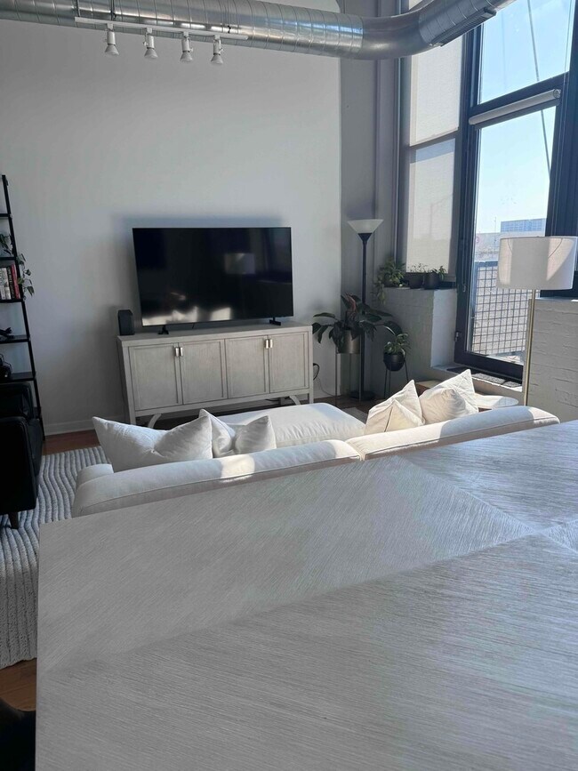 Photo - 1224 W Van Buren St Unit 207