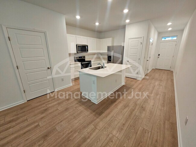 Photo - 5914 Ortega Lk Dr