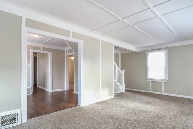 Photo - 405 E Woodside St