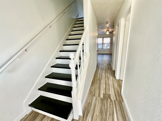 Building Photo - 13539 Castilian Dr Unit 1 Rental