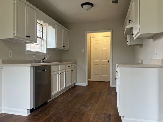 Photo - 1505 Hathaway Dr