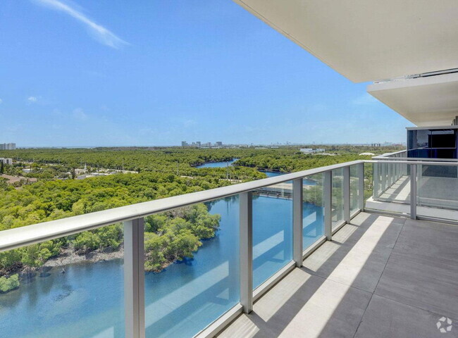 Building Photo - 16385 Biscayne Blvd Unit UN1516 Rental