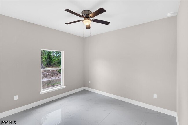 Photo - 715 Bering Ave S