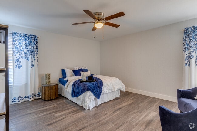 2BR, 1.5BA -1020SF - Primary Bedroom