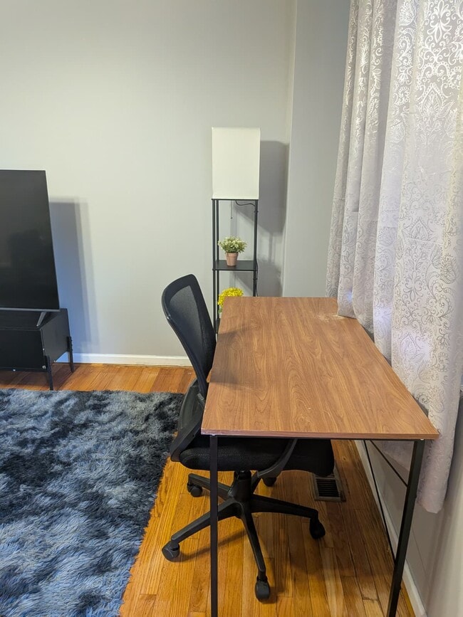 Photo - 3002 Kenyon Ave