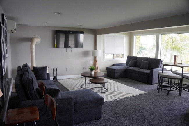 Photo - 9750 Rainier Ave S Unidad B