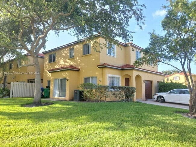 Building Photo - 10161 SW 21st St Rental