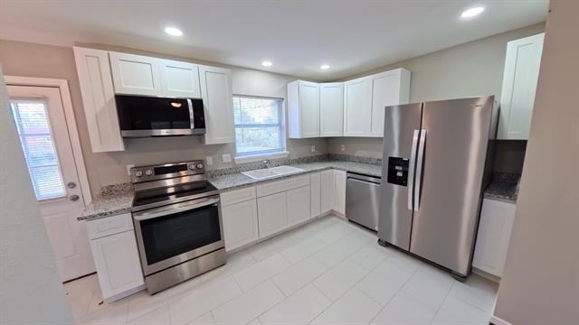 Photo - 2233 Huskey St