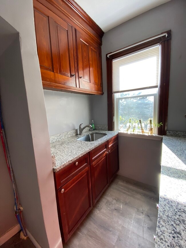 Photo - 294 Douglas Ave Unidad 2