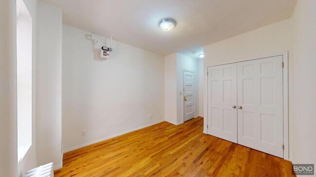 Building Photo - 0 bedroom in Manhattan NY 10021 Unit 3E Rental