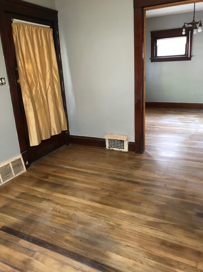 Photo - 2017 Clarence Ave Townhome