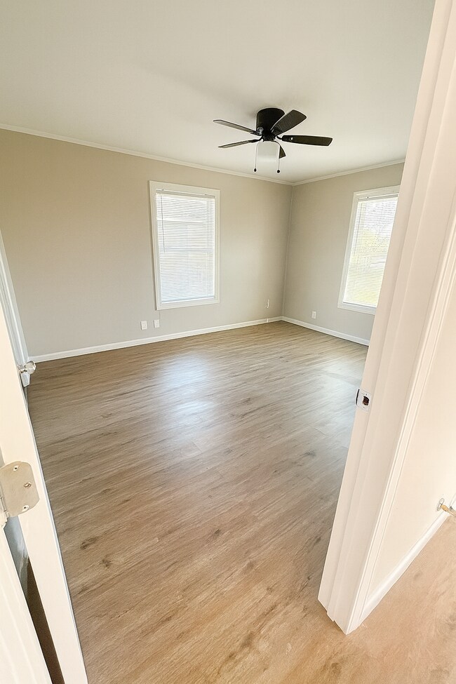 Photo - 513 W Duncan St