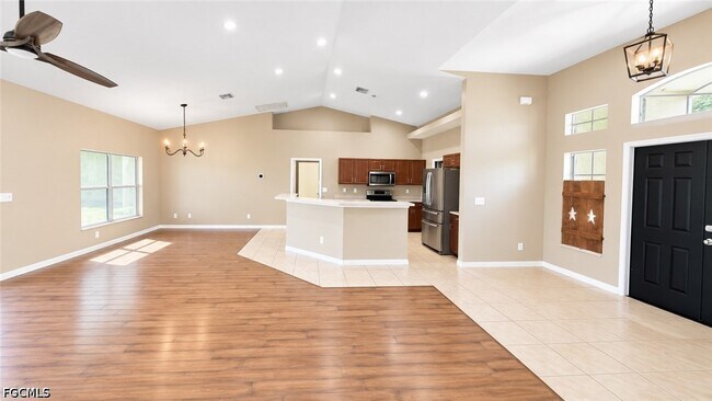 1301 W Benbow Cir
