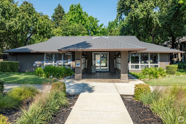 Casa club - Shasta Terrace