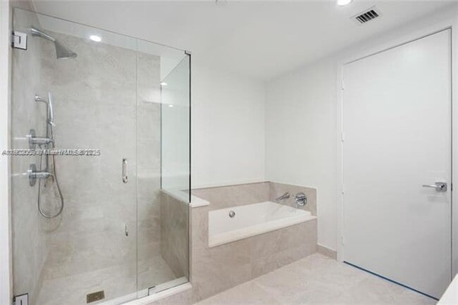 Photo - 488 NE 18th St Unit 488 NE 18 St 2506