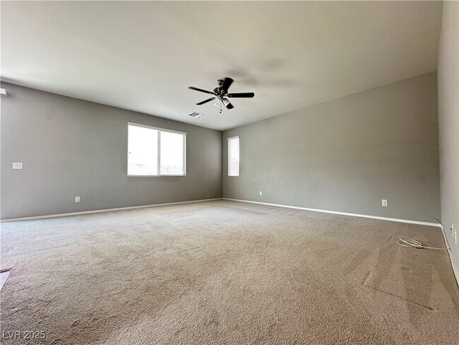 Photo - 7381 Amesbury St