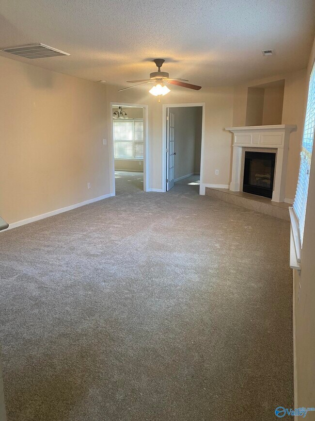 Photo - 219 Shadow Ct SW