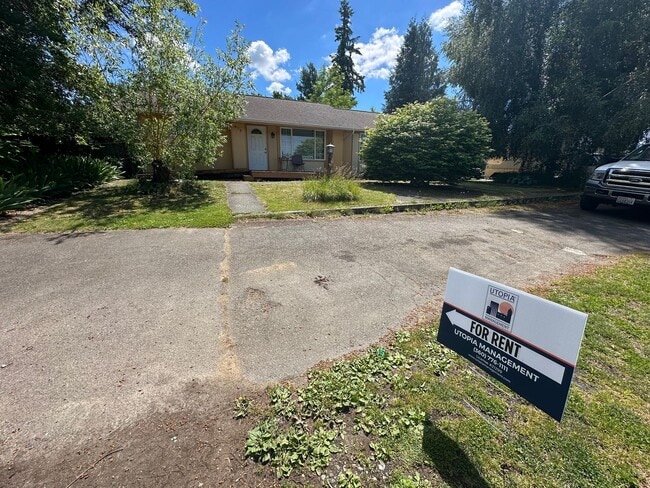 Building Photo - 3 Bed 1 Bath Home in Ferndale with Fenced Backyard