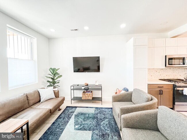 Photo - 3424 9th St NE