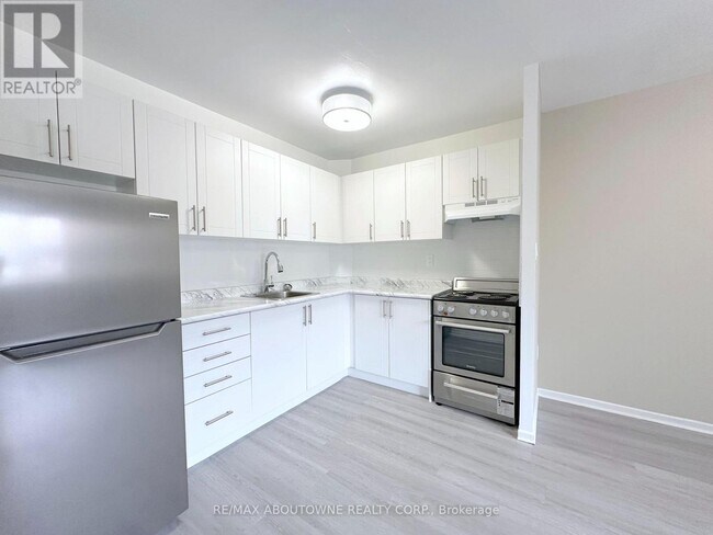 Photo - 32 Carluke Crescent