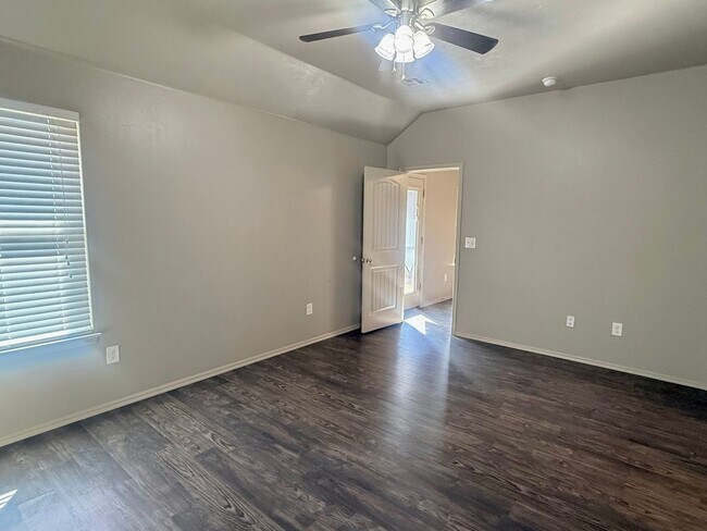 Photo - Charming 3 Bedroom Duplex In Surrey Hills