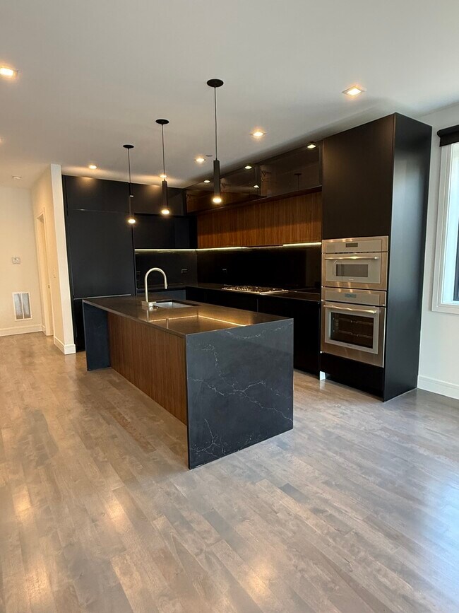 Photo - 719 N Elizabeth St Unit 3N