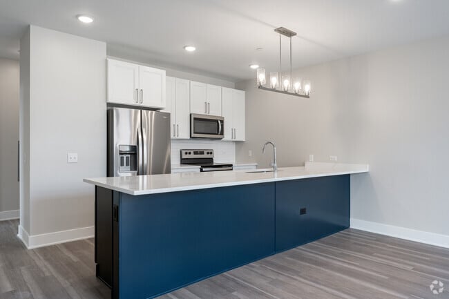 2BD, 2BA - Kitchen - Des Plaines Tower