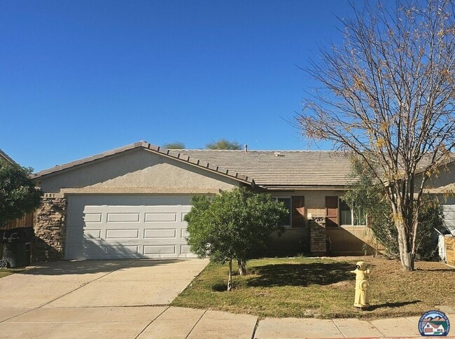 Building Photo - 1481 Rodeo Dr