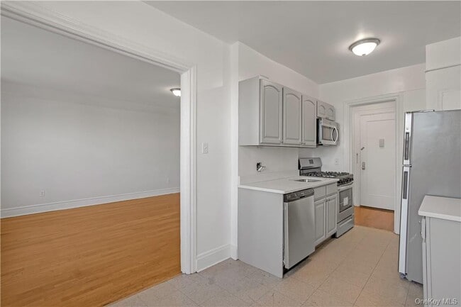Photo - 254 Martine Ave Unit 3C