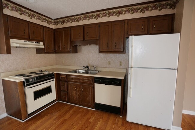 Photo - 140 Lanier Dr Unit 105