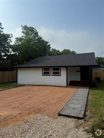 Building Photo - 111 E San Antonio Ave Rental