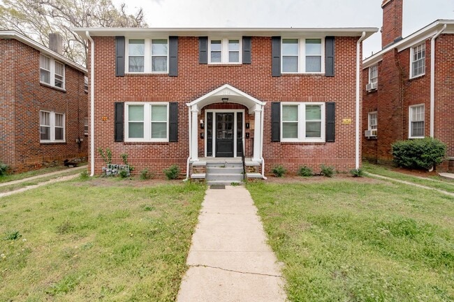 Charming 1 Bedroom Apartment - Section 8 A... - Charming 1 Bedroom Apartment - Section 8 A... Unit 1034 Kinard Court  2