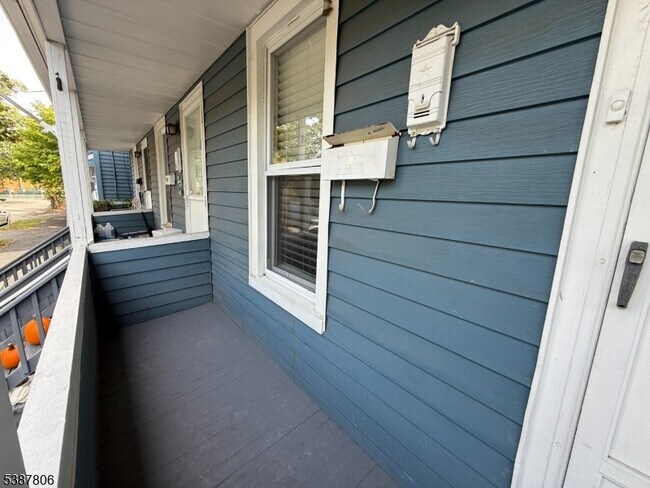 Photo - 195 Forest St