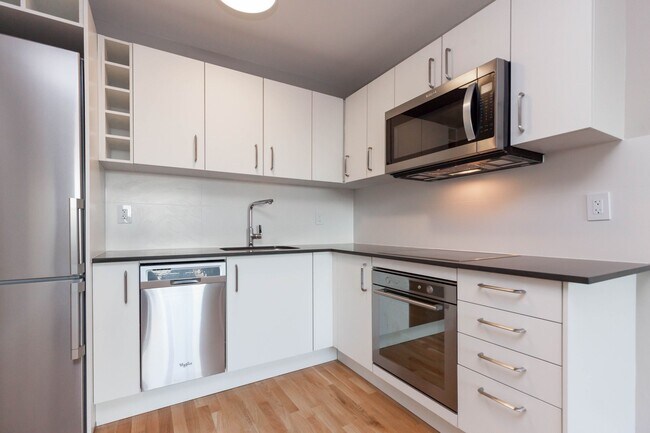 Building Photo - 800 Richmond St W Unit 619