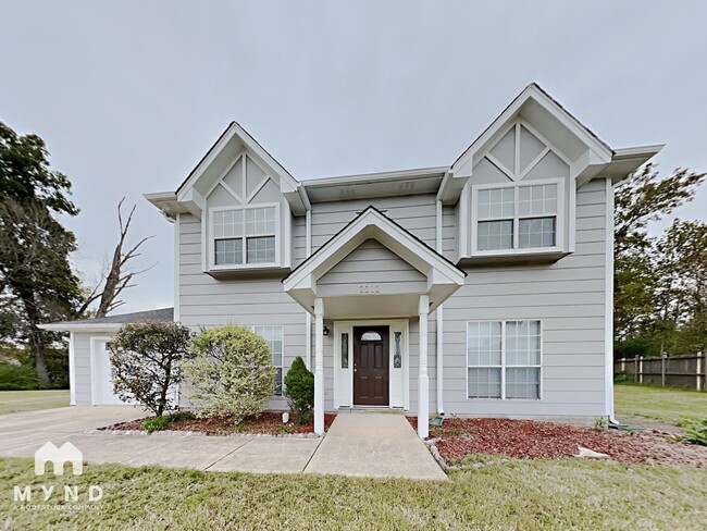 Building Photo - 2012 King Arthur Cir