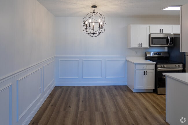 2BR, 1BA - 1,000SF