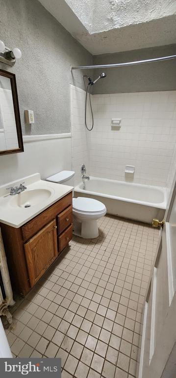 Photo - 7139 Greenwood Ave