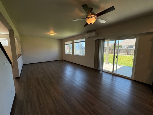 Photo - Newer, Spacious 5 Bedroom 3 Bed House!