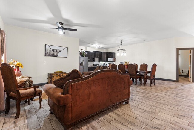 Photo - 10799 E Drake St