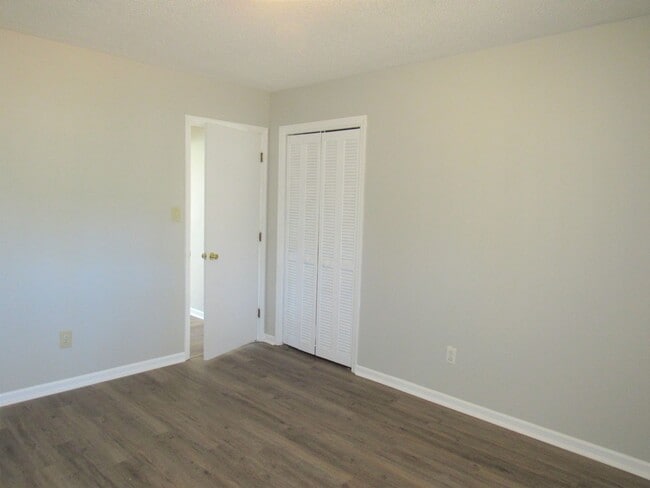 325 W Frances St
